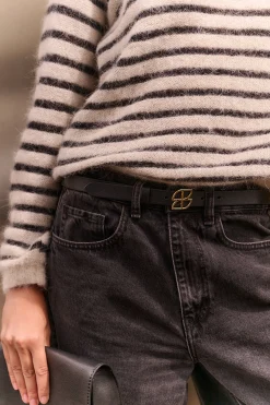 By bar buckle logo belt |^ Gürtel